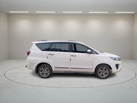 TOYOTA INNOVA CRYSTA 2.4 G MT 2022