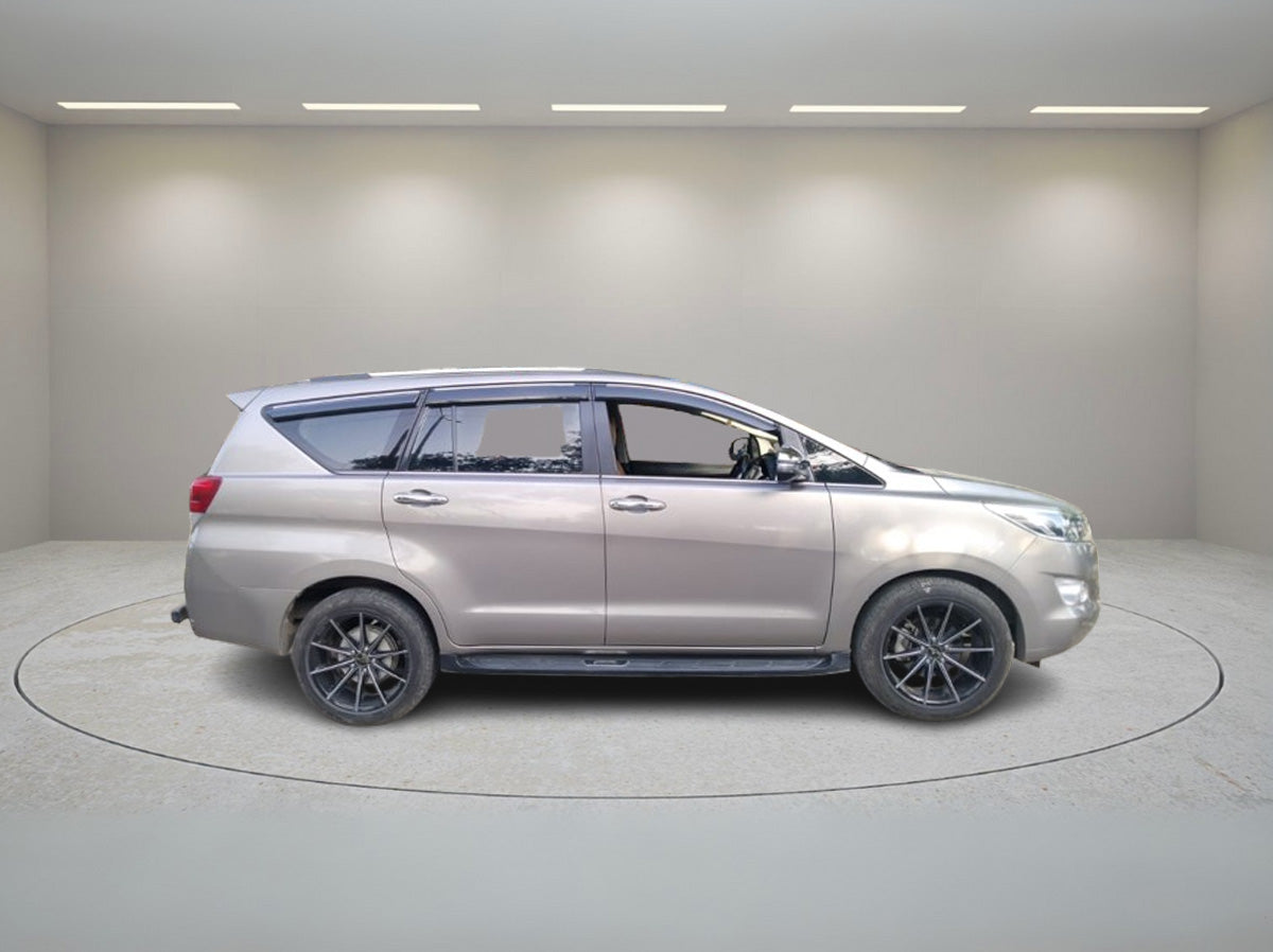 TOYOTA INNOVA CRYSTA 2.8 Z AT 2019