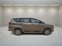 TOYOTA INNOVA CRYSTA 2.4 G MT 2017