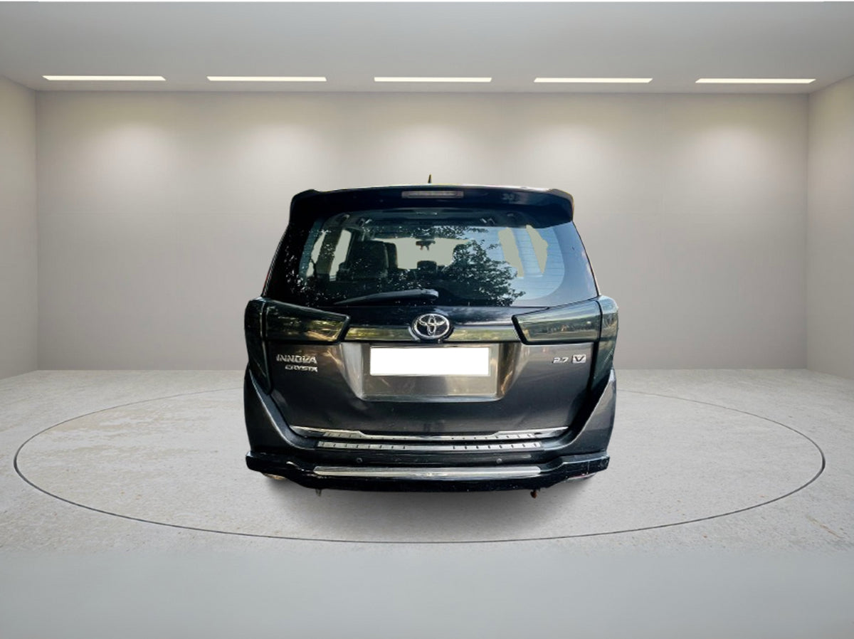 TOYOTA INNOVA CRYSTA 2.7 V 2018