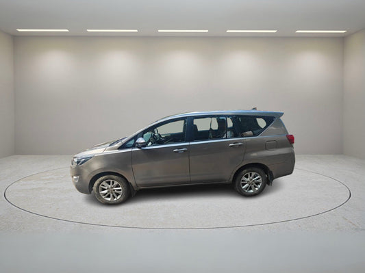 TOYOTA INNOVA CRYSTA 2.4 G AT 2020