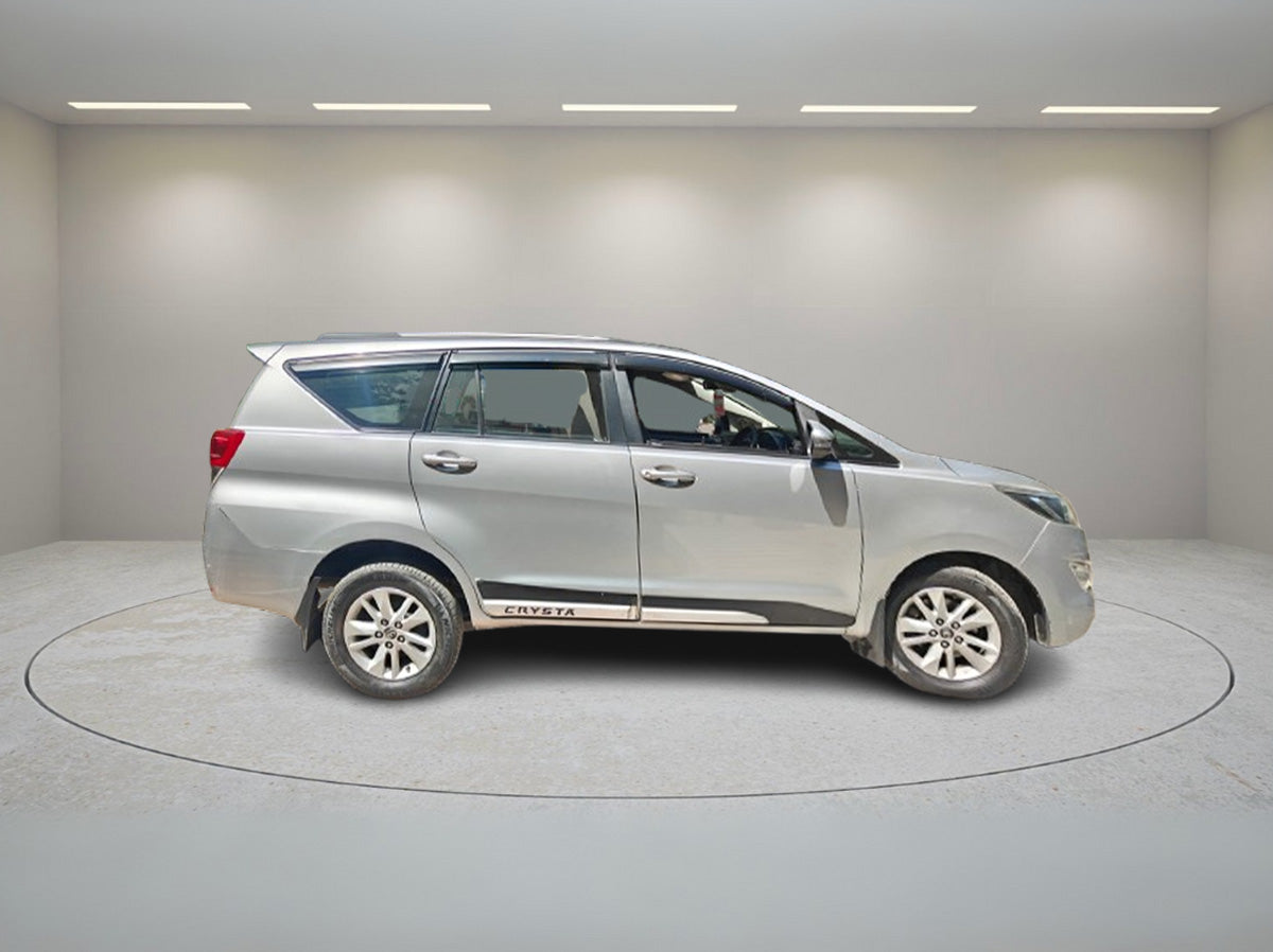 TOYOTA INNOVA CRYSTA 2.4 G MT 2016