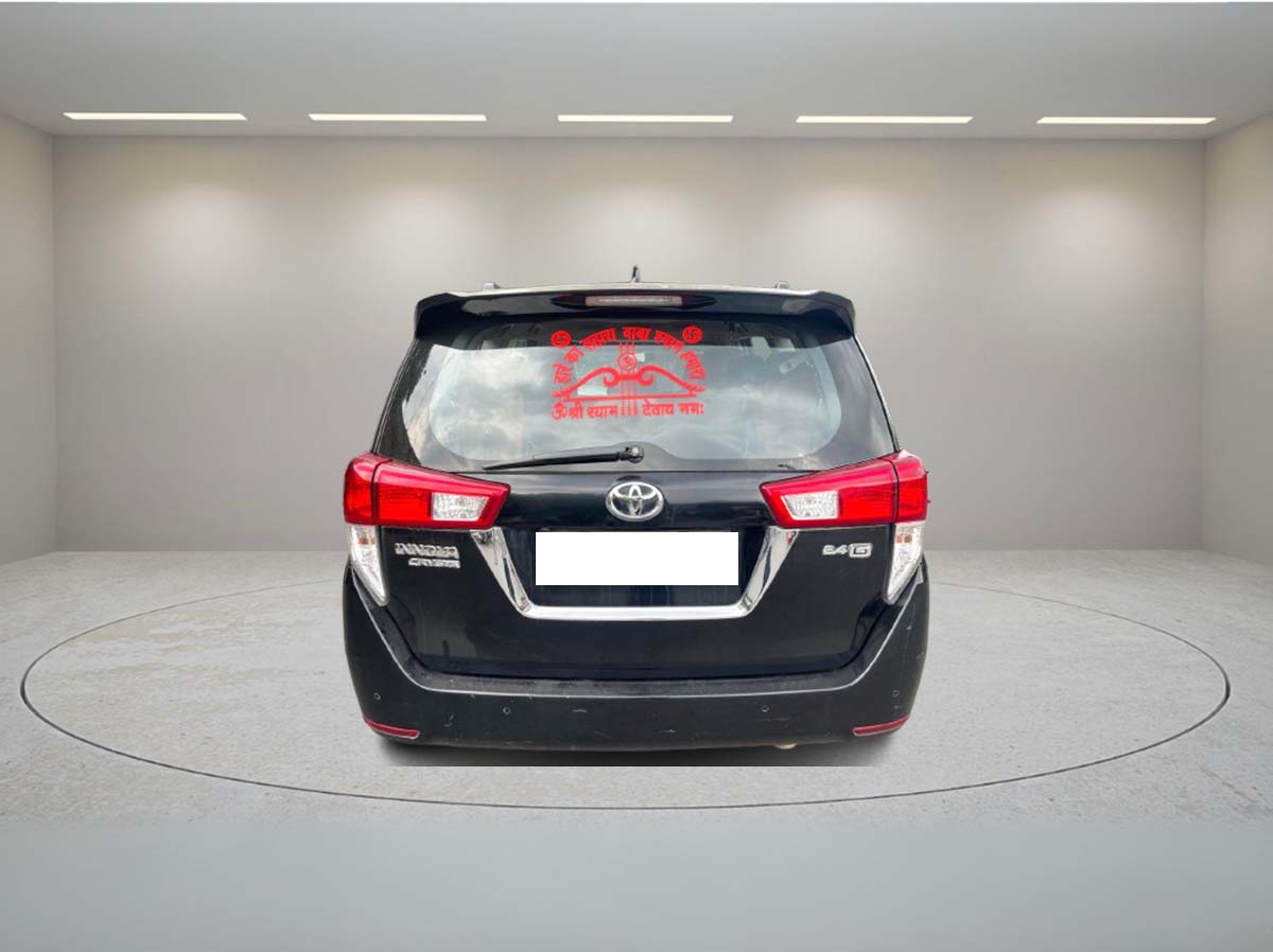 TOYOTA INNOVA CRYSTA 2.4 G MT 2022