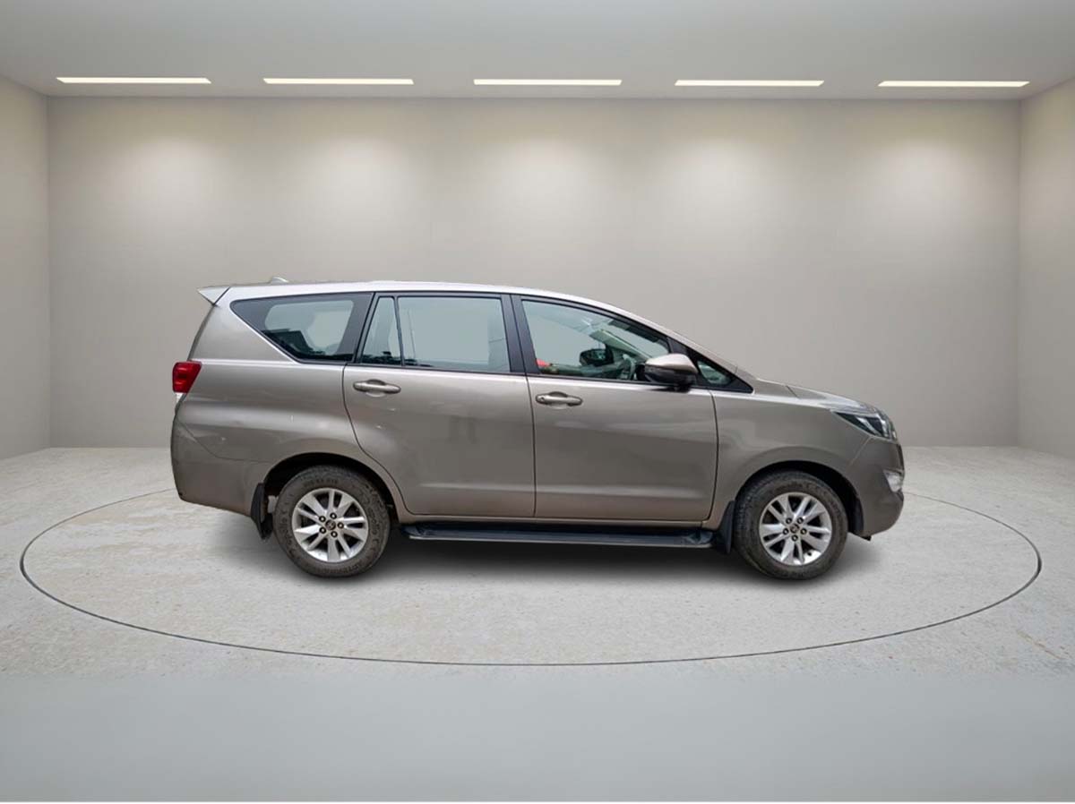 TOYOTA INNOVA CRYSTA 2.4 G MT 2019