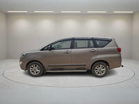 TOYOTA INNOVA CRYSTA 2.4 G MT 2017