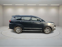 TOYOTA INNOVA CRYSTA 2.8 G AT 2017