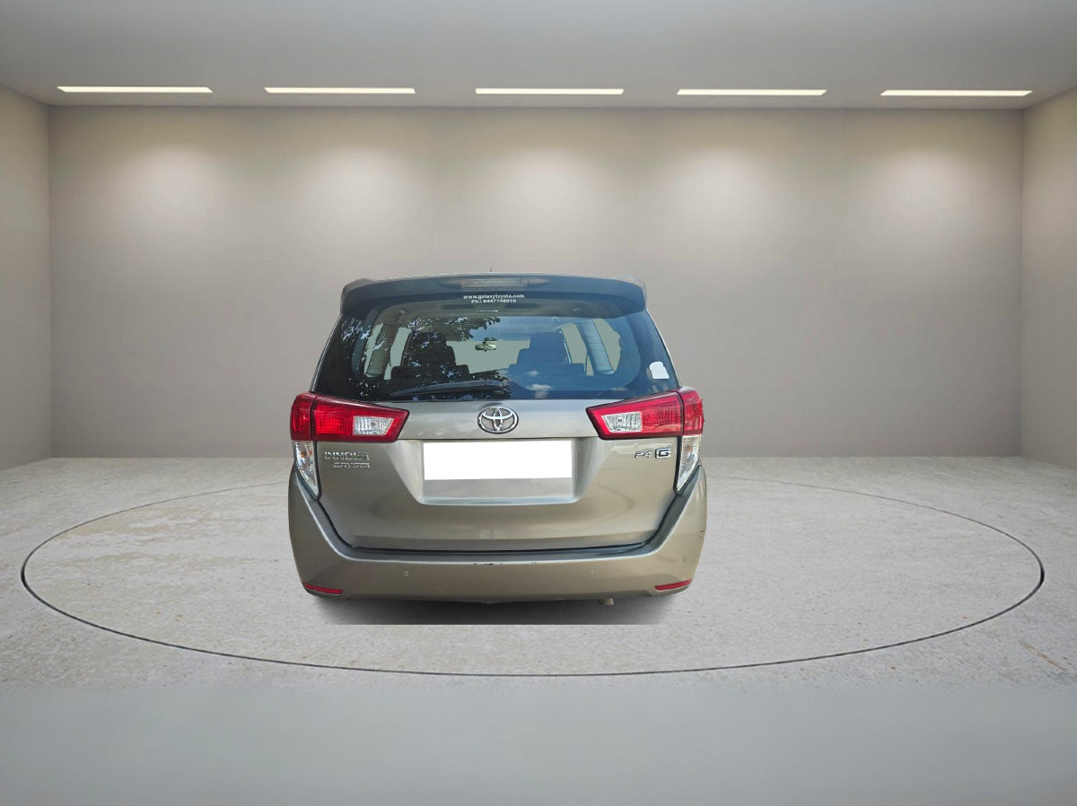 TOYOTA INNOVA CRYSTA 2.4 G AT 2020