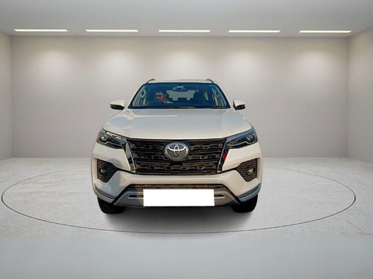 TOYOTA FORTUNER AT 2024