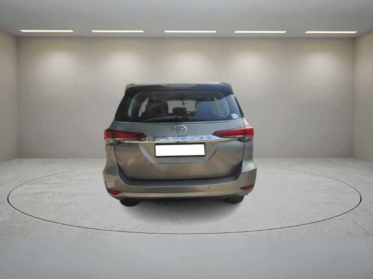 TOYOTA FORTUNER 4*2 MT 2017