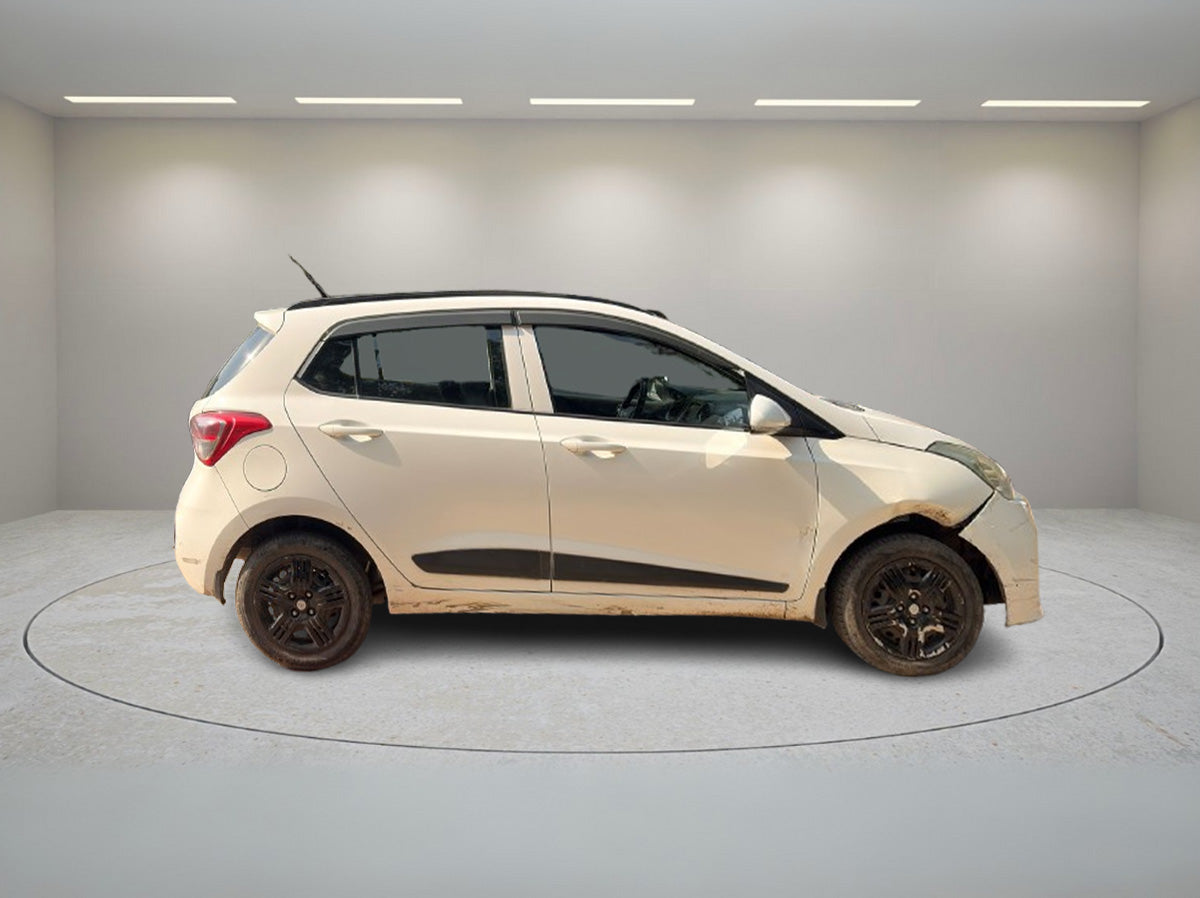 HYUNDAI GRAND I10 SPORTZ 1.2 2018