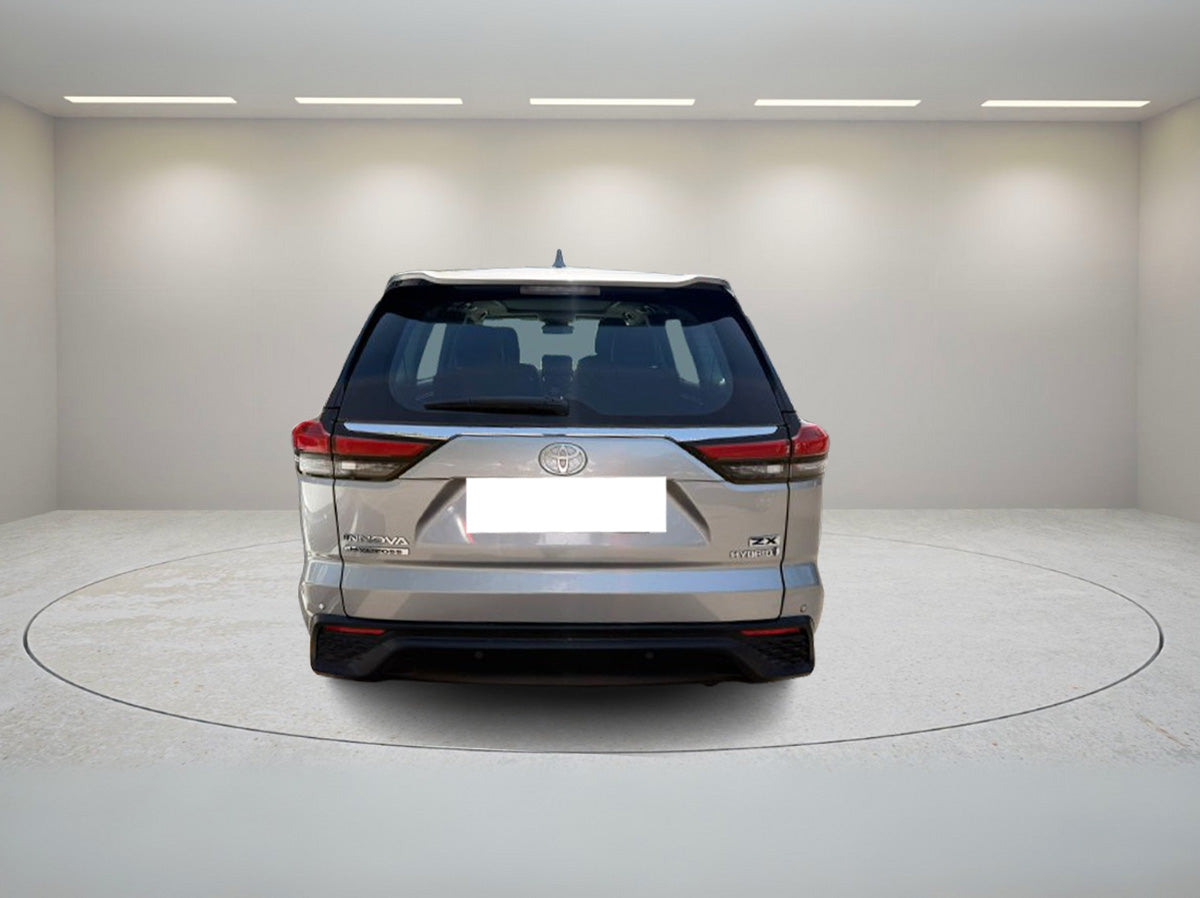 TOYOTA INNOVA HYCROSS ZX (O) AT 2025