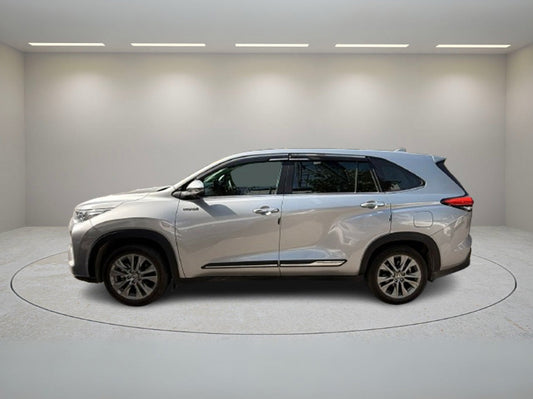 TOYOTA INNOVA HYCROSS ZX (O) AT 2025