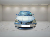 TOYOTA ETIOS LIVA G 2011