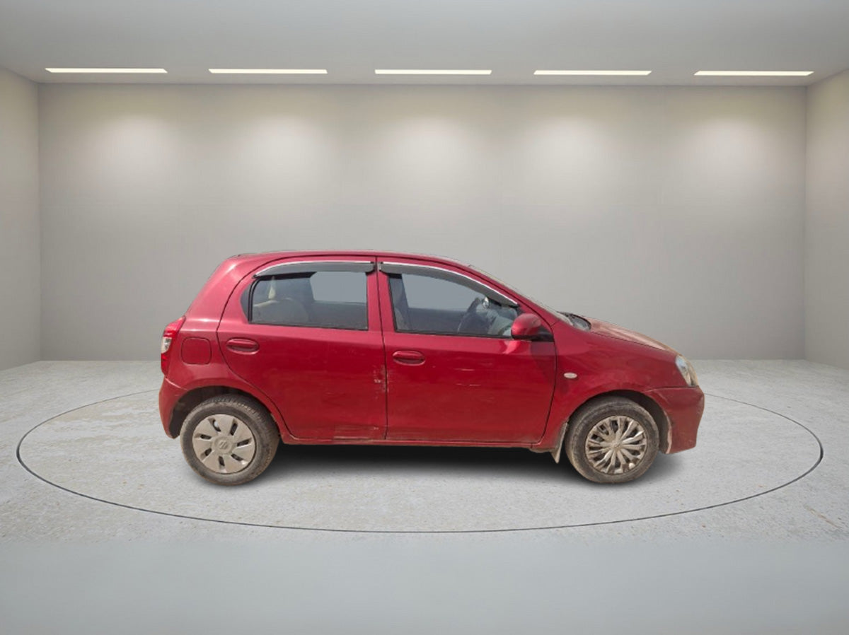 TOYOTA ETIOS LIVA G 2015