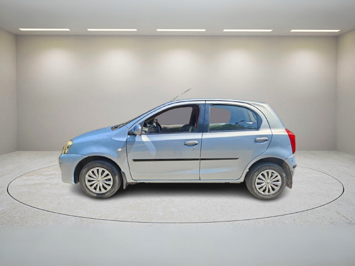 TOYOTA ETIOS LIVA G 2011