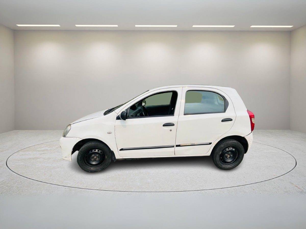 TOYOTA ETIOS LIVA J 2013