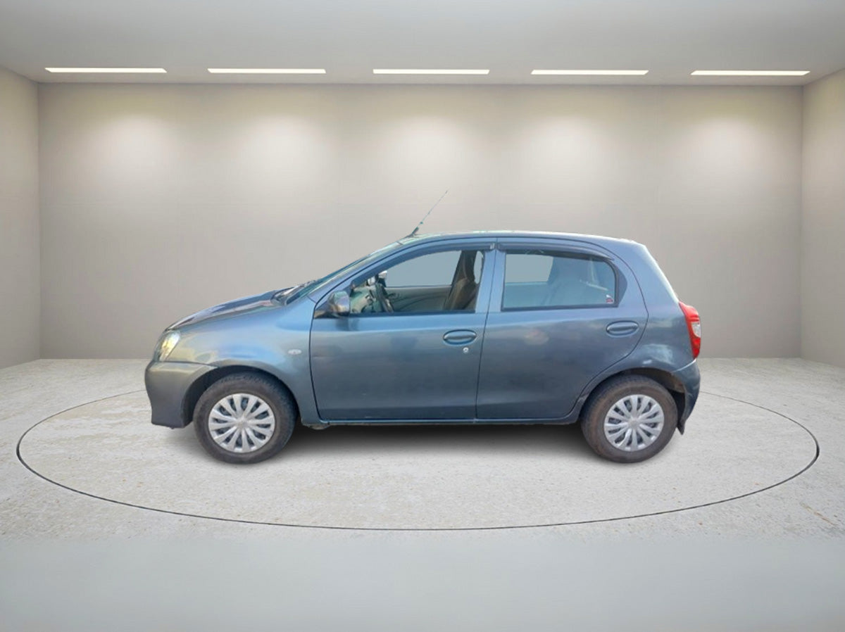 TOYOTA ETIOS LIVA G (M) 2015