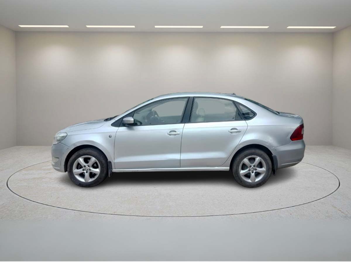 SKODA RAPID ELE AT 1.6 MPI 2014