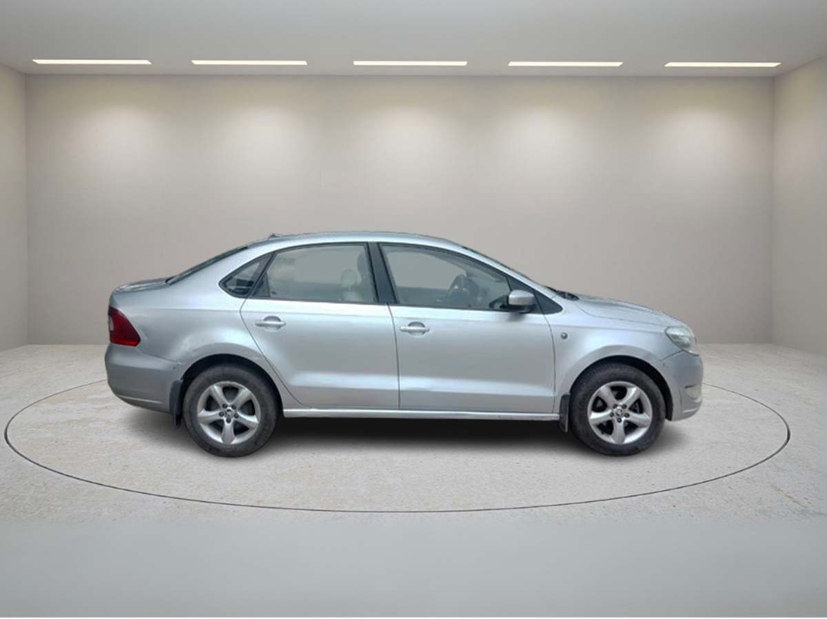 SKODA RAPID ELE AT 1.6 MPI 2014