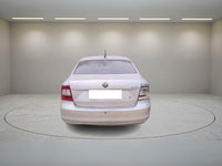 SKODA RAPID ELEGANCE MT 2011