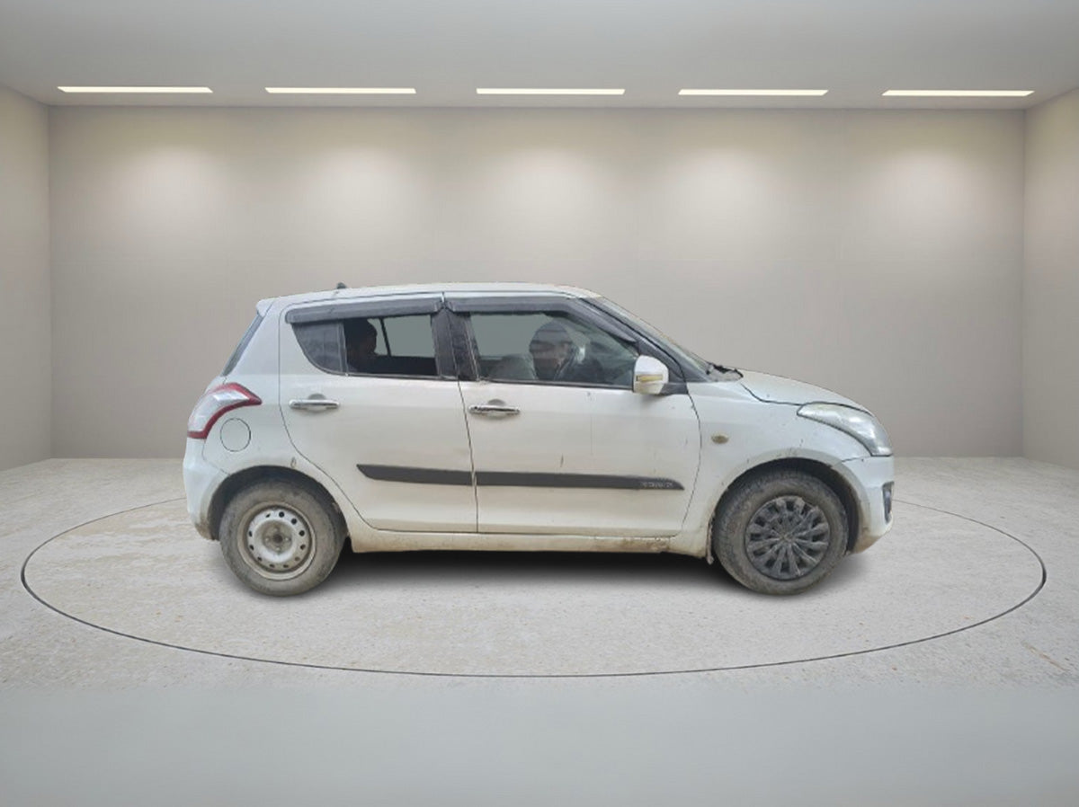 MARUTI SWIFT LXI 2015