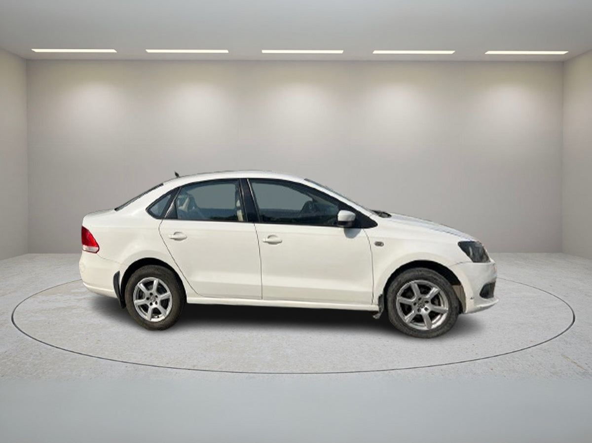 VOLKSWAGEN VENTO HIGHLINE MT 2013