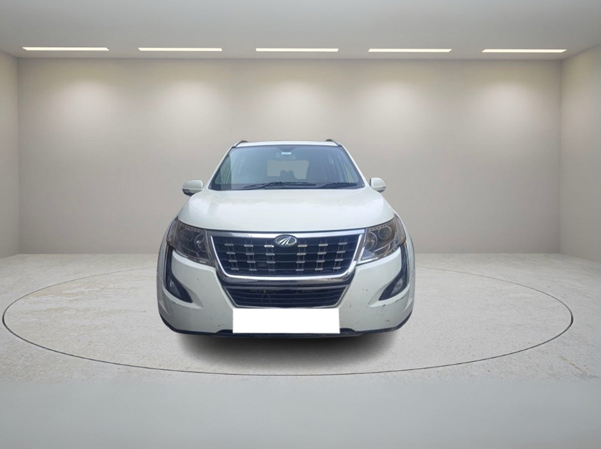 MAHINDRA XUV500 W11 2021