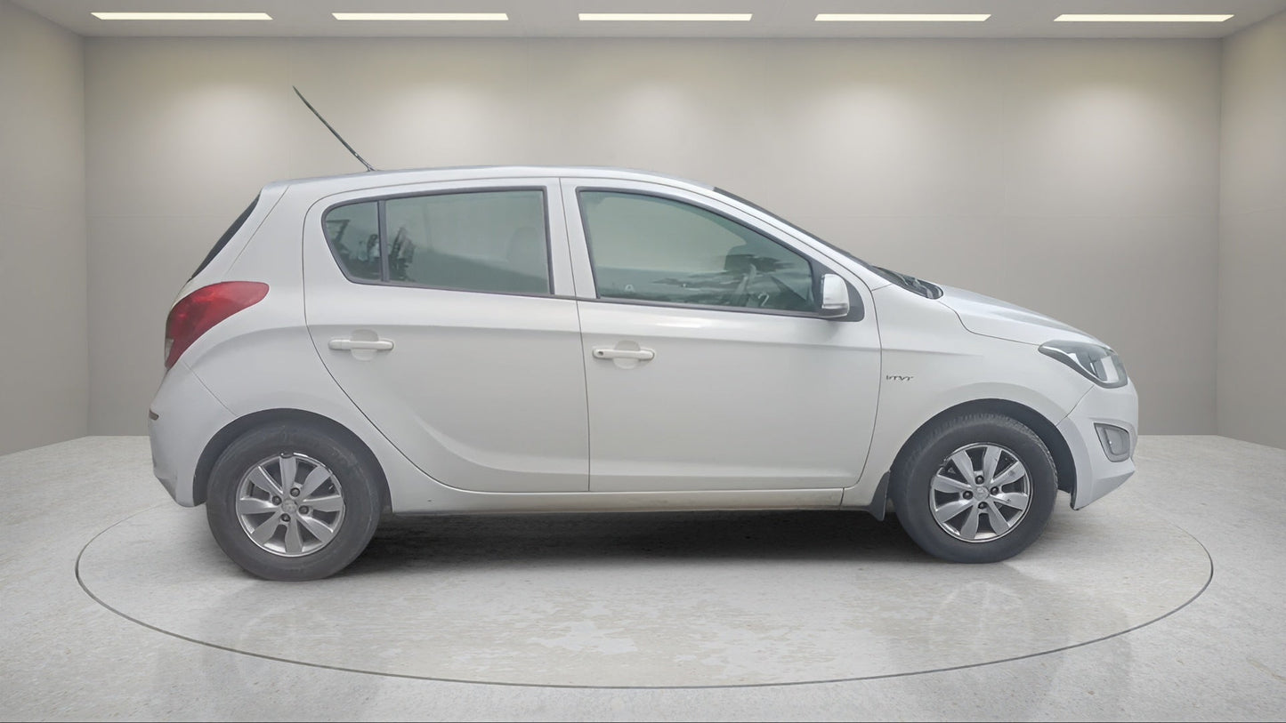 HYUNDAI I20 SPORTZ 2013