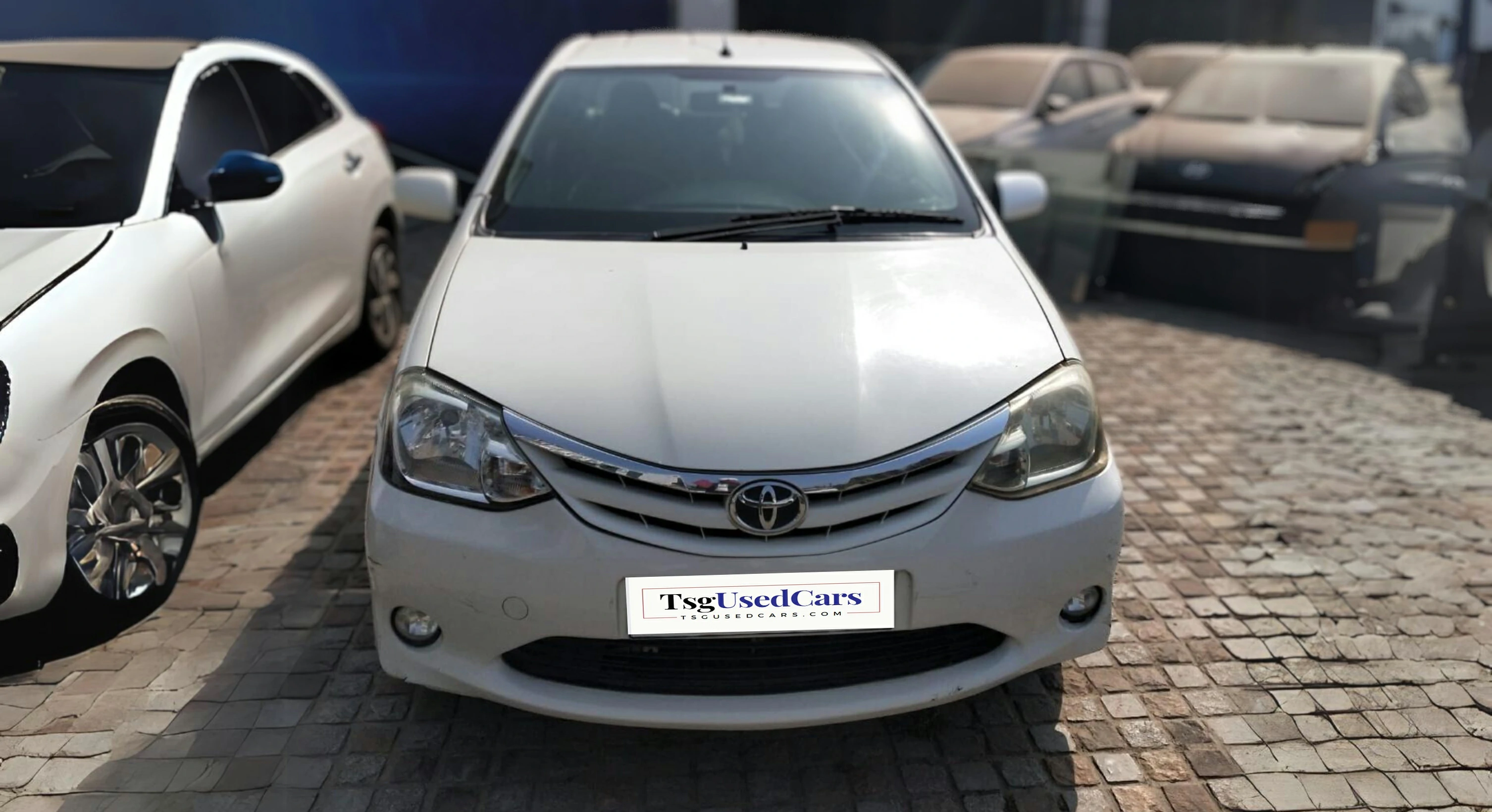 TOYOTA MOTORS	ETIOS V 2011