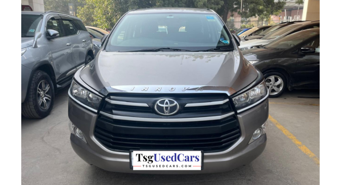 toyota innova crysta 2.4 G MT