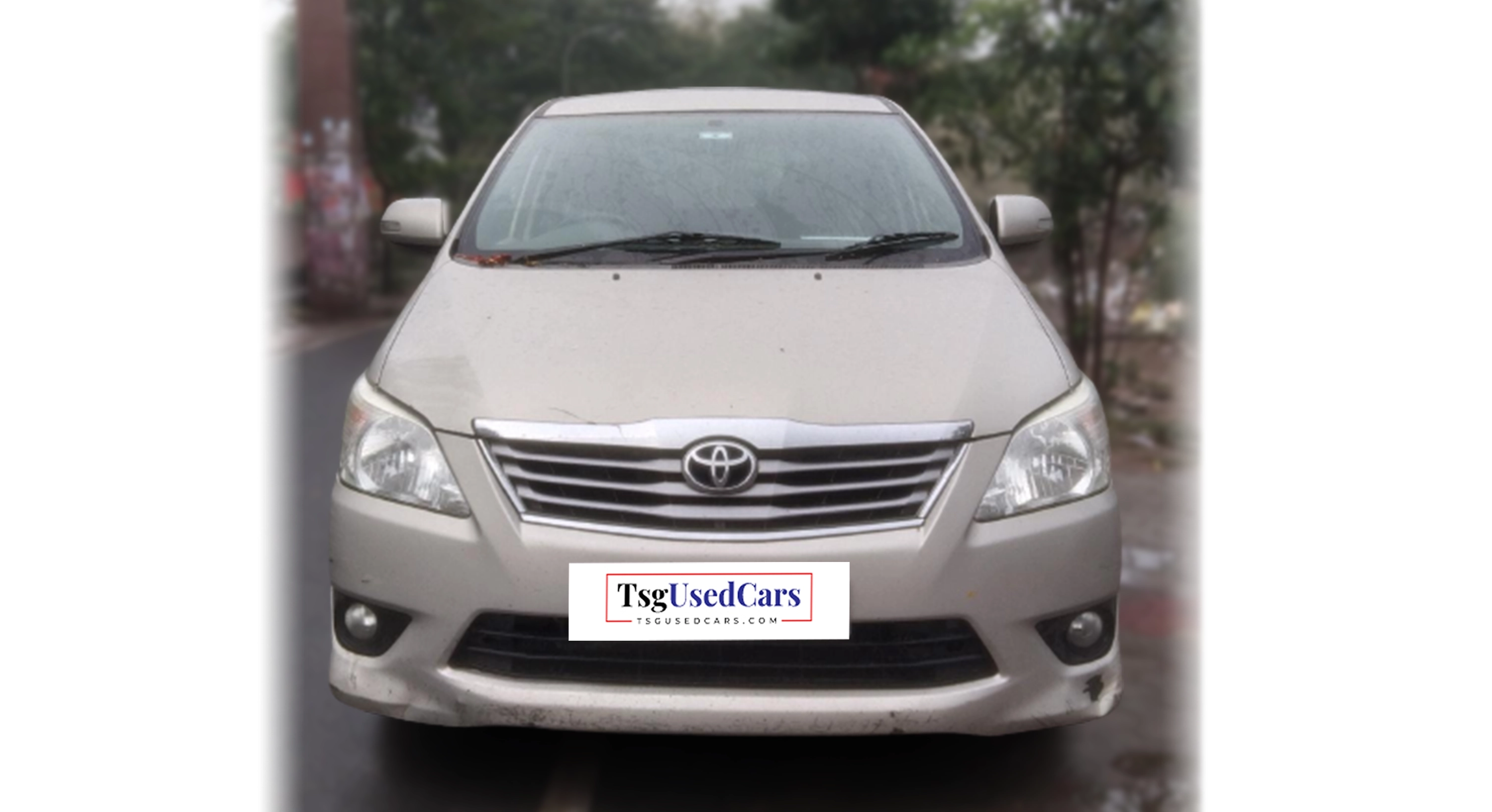 USED TOYOTA INNOVA 2013