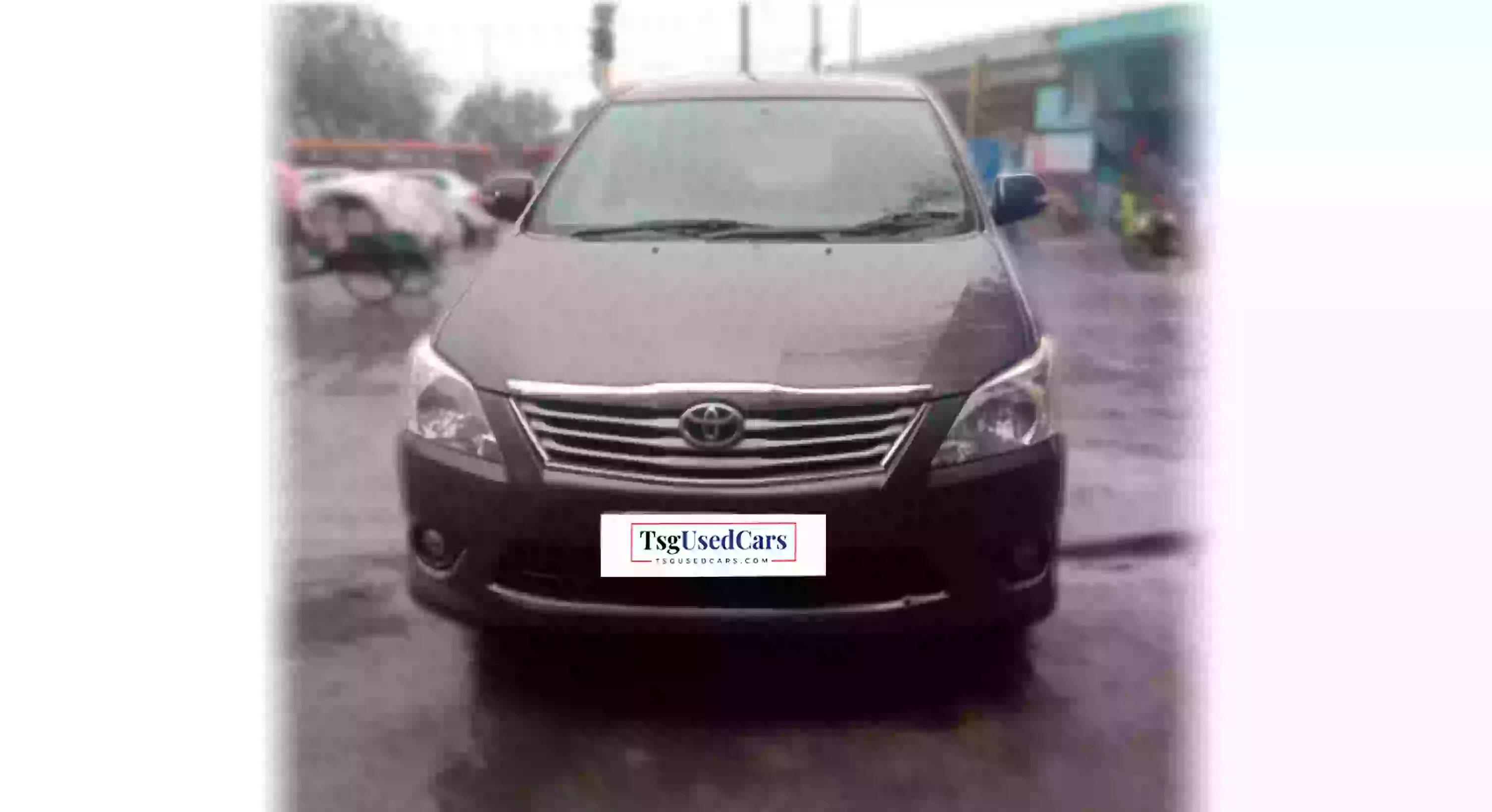 USED TOYOTA INNOVA VX 2013