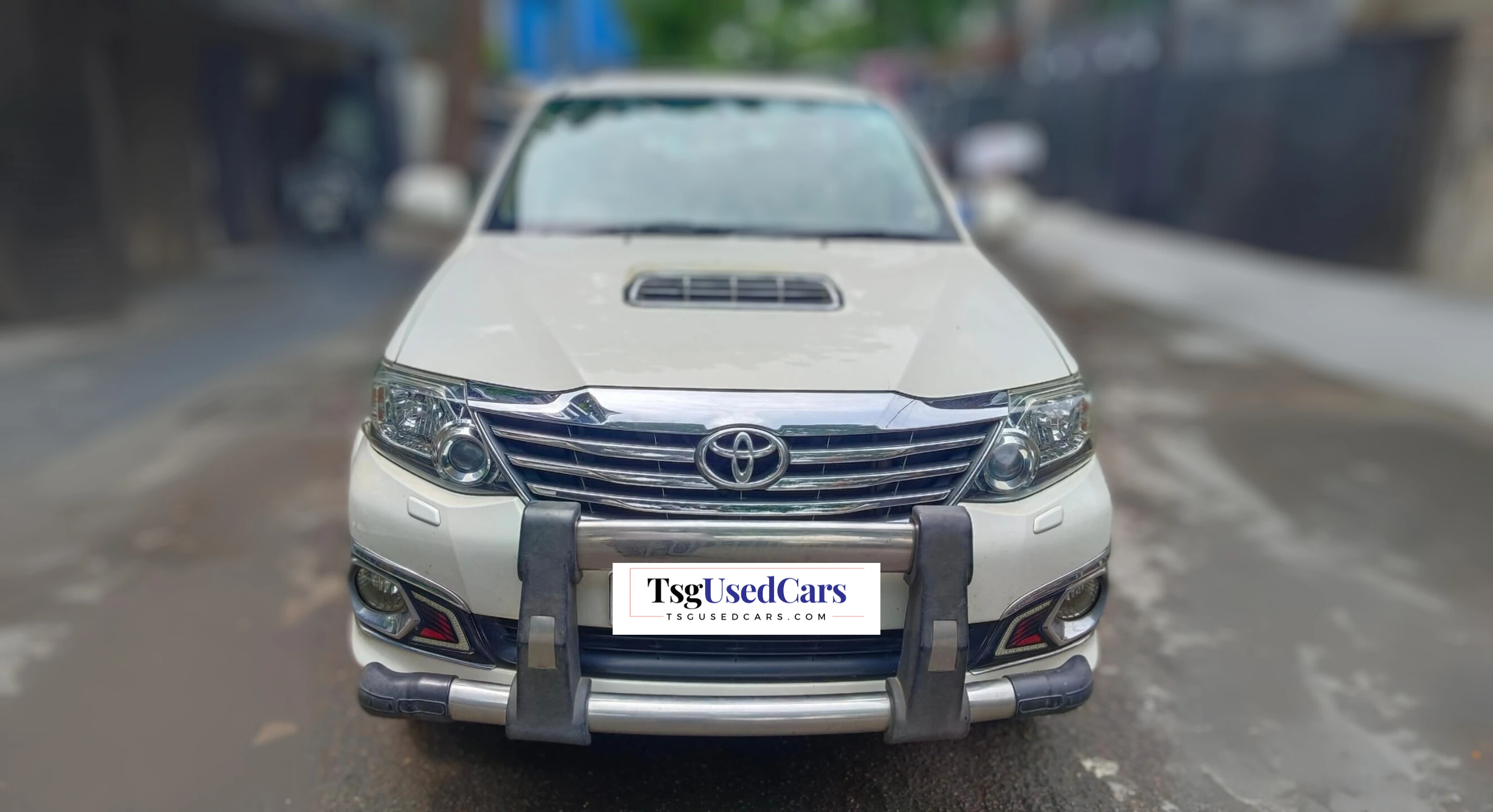 Used Toyota Fortuner 4*2 MT 2015